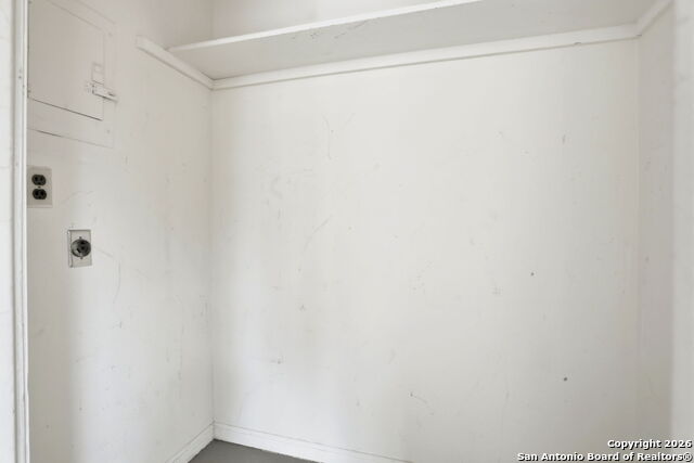 Image 25 of 30 For 7738 Chambers  907