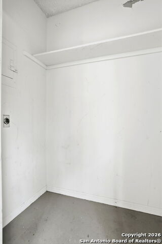 Image 26 of 30 For 7738 Chambers  907