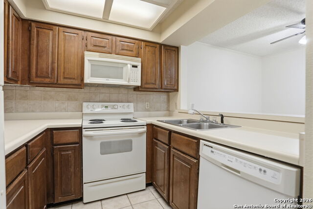 Image 15 of 30 For 7738 Chambers  908