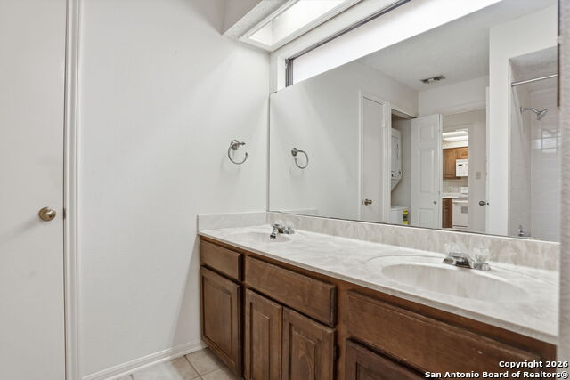 Image 23 of 30 For 7738 Chambers  908