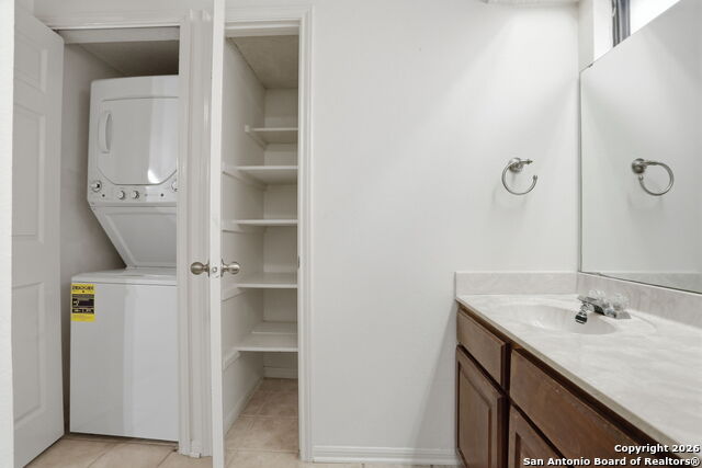 Image 24 of 30 For 7738 Chambers  908