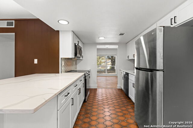 Image 18 of 55 For 2914 War Feather