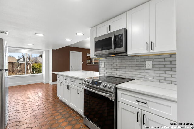 Image 20 of 55 For 2914 War Feather