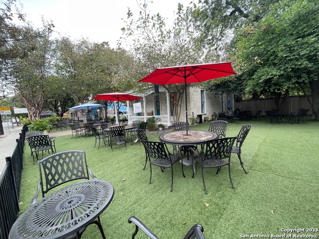 Listing photo id 46 for 1102 Alamo St S