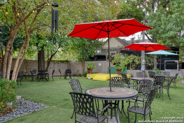 Listing photo id 6 for 1102 Alamo St S