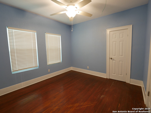 Image 16 of 21 For 1142 Lynwood W