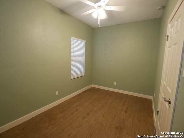 Image 17 of 21 For 1142 Lynwood W