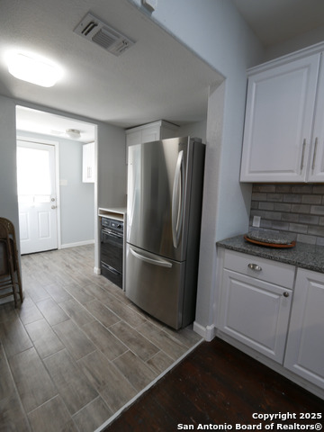 Image 7 of 21 For 1142 Lynwood W