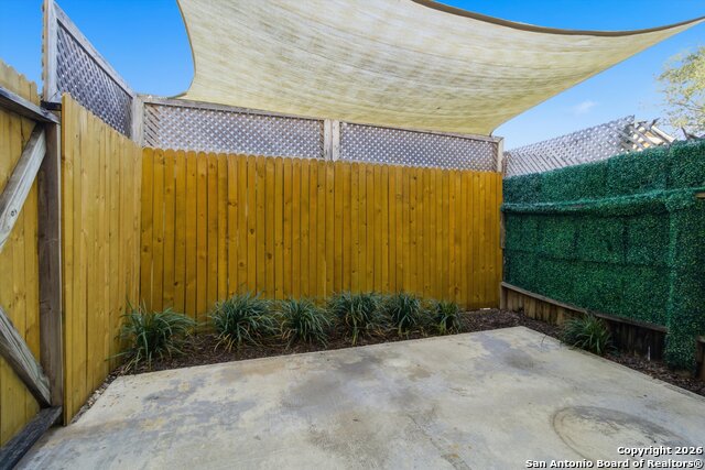 Image 17 of 24 For 7322 Oak Manor #19  19