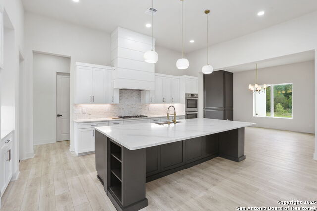 Image 11 of 35 For 11010 Nina  