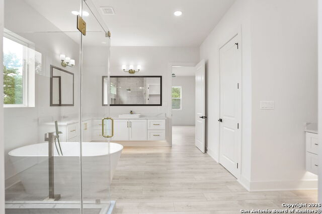 Image 30 of 35 For 11010 Nina  