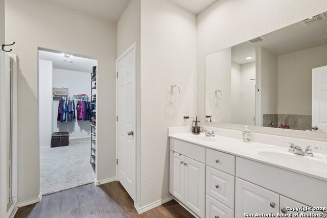 Image 28 of 51 For 13030 Heathers Reef