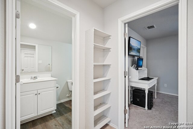 Image 32 of 51 For 13030 Heathers Reef