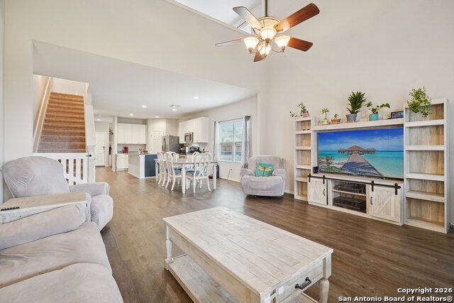 Image 4 of 51 For 13030 Heathers Reef