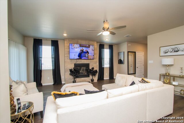 Image 17 of 35 For 12904 Liam Ct