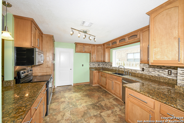 Image 13 of 40 For 11085 Cedar  