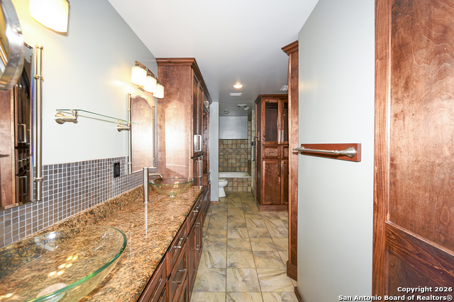 Image 18 of 40 For 11085 Cedar  