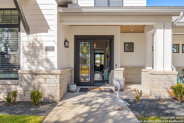 Image 4 of 61 For 734 Maximino Ridge Rd.