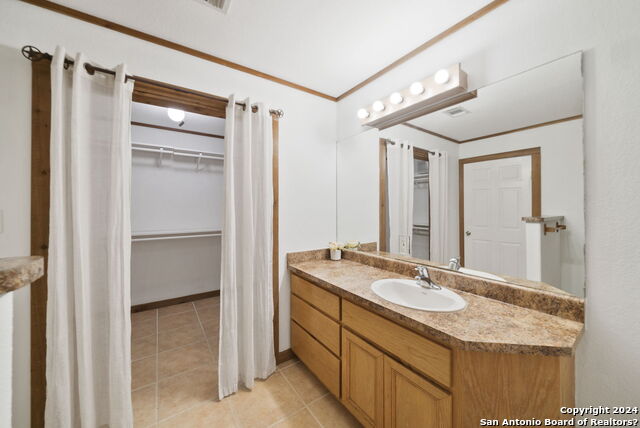 Image 24 of 32 For 1015 Algier  