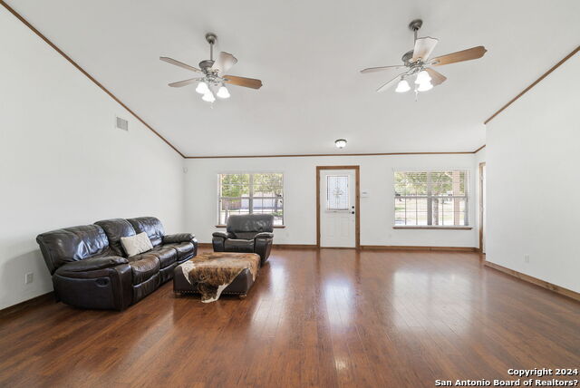 Image 7 of 32 For 1015 Algier  