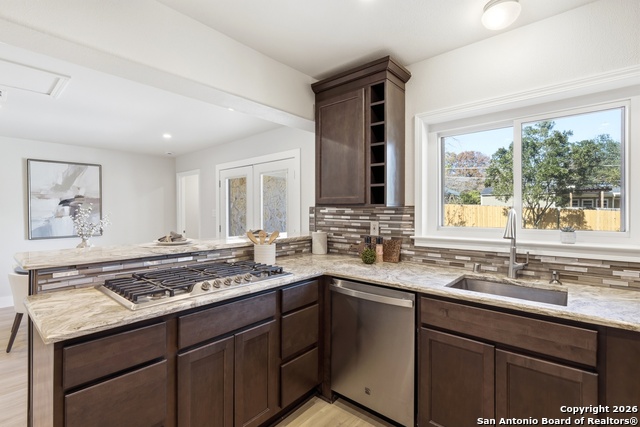 Listing photo id 10 for 135 Arvin  