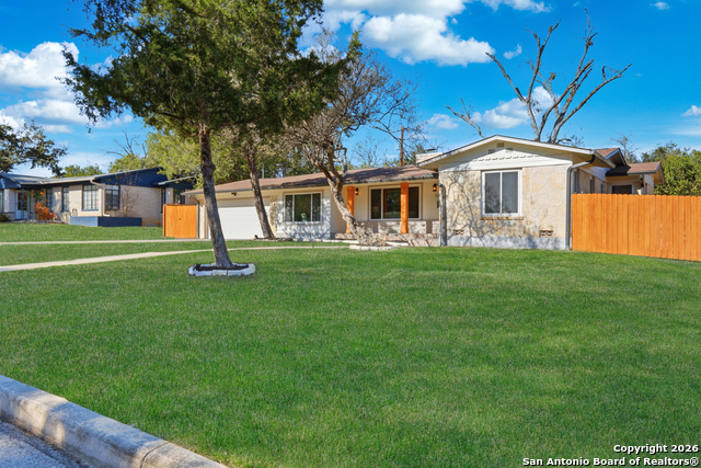 Listing photo id 0 for 135 Arvin  