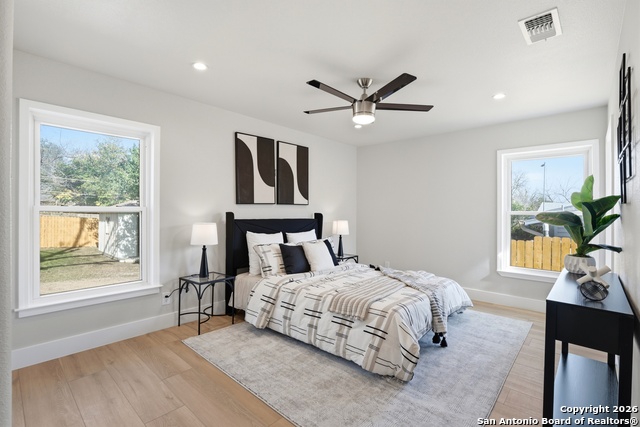 Listing photo id 20 for 135 Arvin  