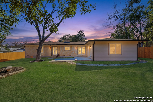 Listing photo id 23 for 135 Arvin  