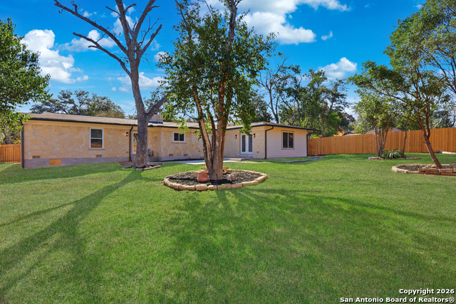 Listing photo id 25 for 135 Arvin  