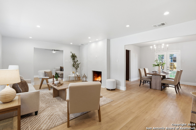 Listing photo id 5 for 135 Arvin  