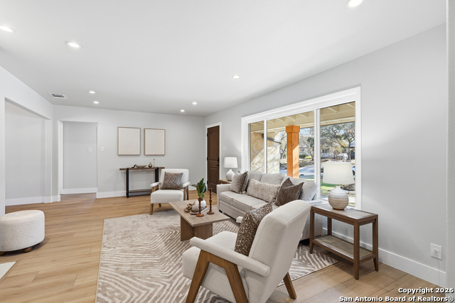 Listing photo id 6 for 135 Arvin  