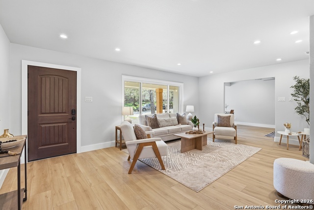 Listing photo id 7 for 135 Arvin  