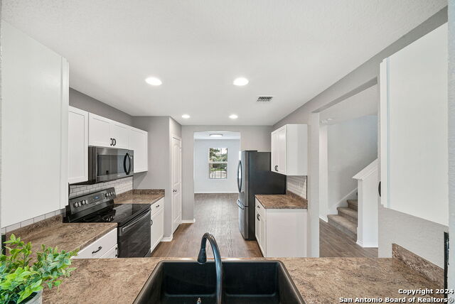 Image 3 of 18 For 11423 Blackmore Leap