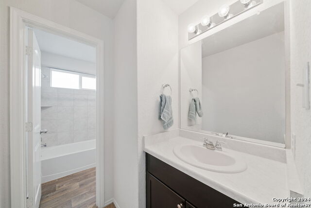 Image 9 of 18 For 11423 Blackmore Leap