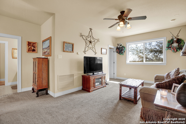 Listing photo id 33 for 1262 Elm Creek Rd