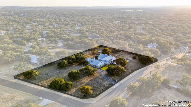 Listing photo id 8 for 8345 Rolling Acres Trl