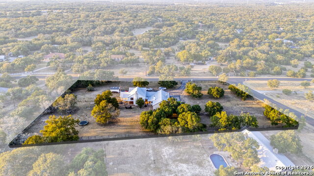 Listing photo id 9 for 8345 Rolling Acres Trl