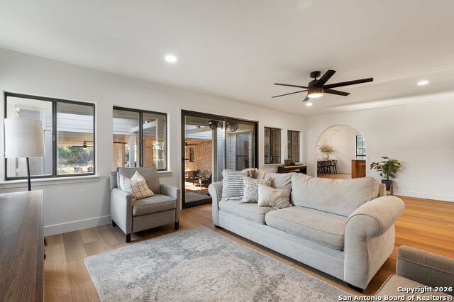 Listing photo id 12 for 8345 Rolling Acres Trl