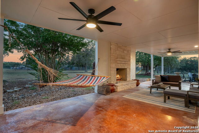 Listing photo id 21 for 8345 Rolling Acres Trl