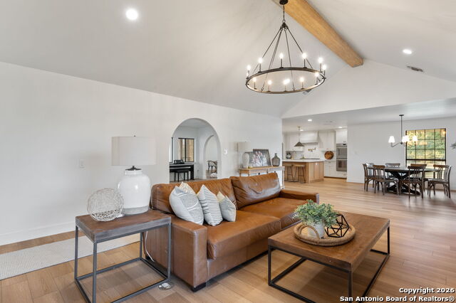 Listing photo id 3 for 8345 Rolling Acres Trl