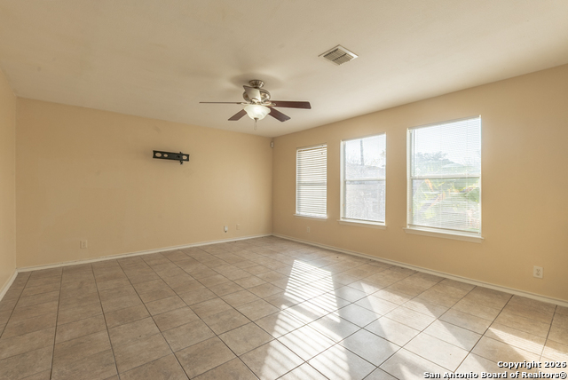 Image 10 of 33 For 635 Lynx  