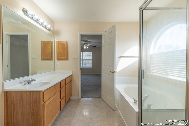 Image 21 of 33 For 635 Lynx  