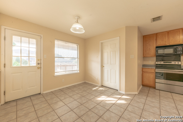 Image 9 of 33 For 635 Lynx  