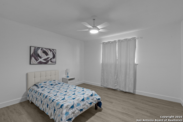 Image 18 of 27 For 13422 Marceline