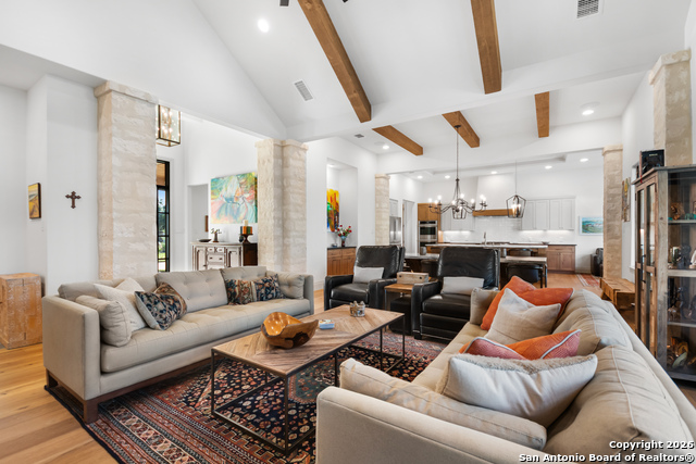 Listing photo id 9 for 11123 Barreal