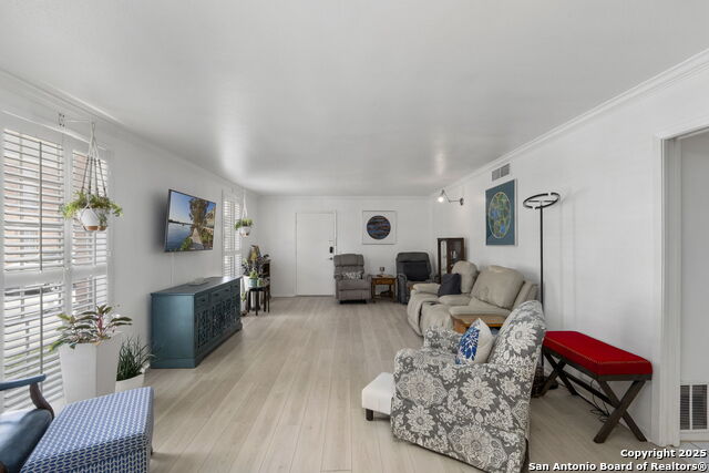 Image 4 of 25 For 8033 New Braunfels Avenue N 400 D