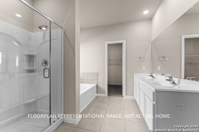 Listing photo id 16 for 6212 Medina Oasis