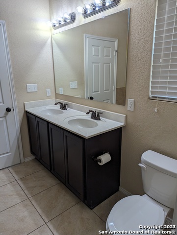 Listing photo id 18 for 658 Trinity Meadows