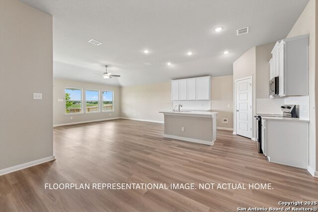 Listing photo id 10 for 6216 Medina Oasis