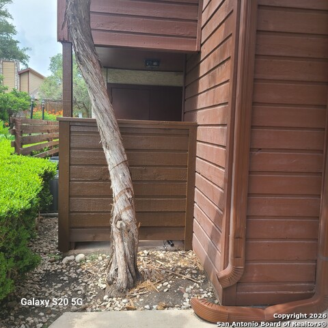 Image 17 of 18 For 10527 Perrin Beitel  A108